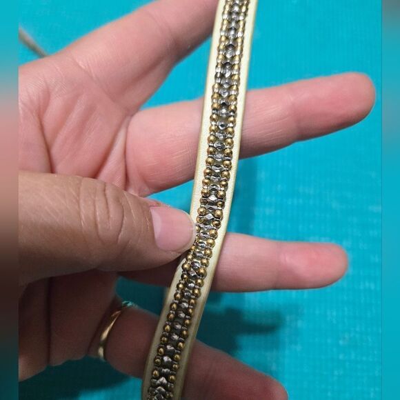 Stella & Dot Gilded Path Double Wrap White Leather & Gold Arrow Bracelet - Picture 6 of 8